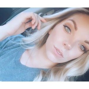 Meet your Posher, Abigail